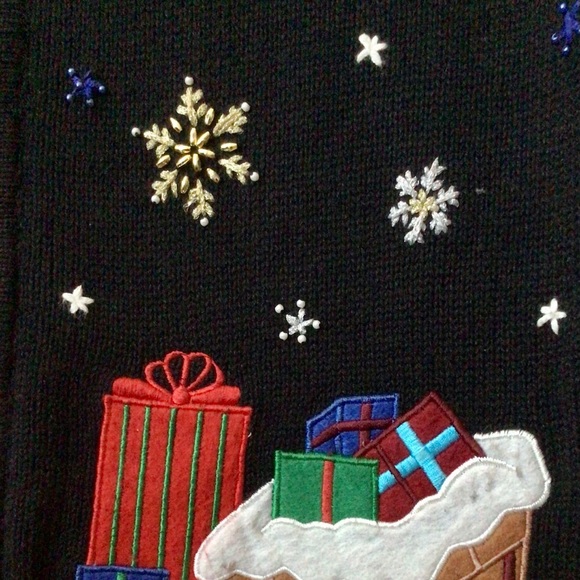 🎄Santa on the roof on a cardigan front & back! - Picture 6 of 15